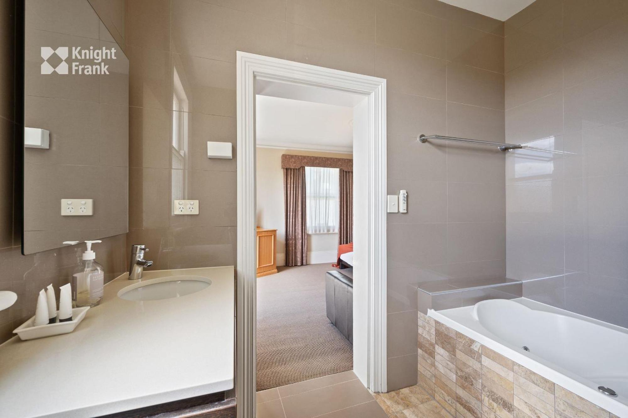 Clydesdale Manor Bed & Breakfast Хоубарт Стая снимка