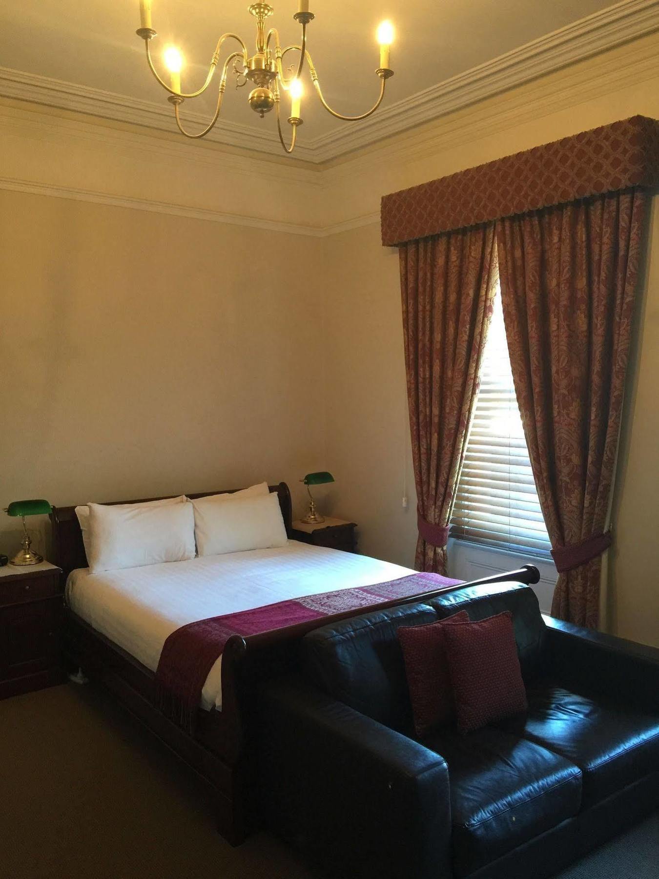 Clydesdale Manor Bed & Breakfast Хоубарт Екстериор снимка