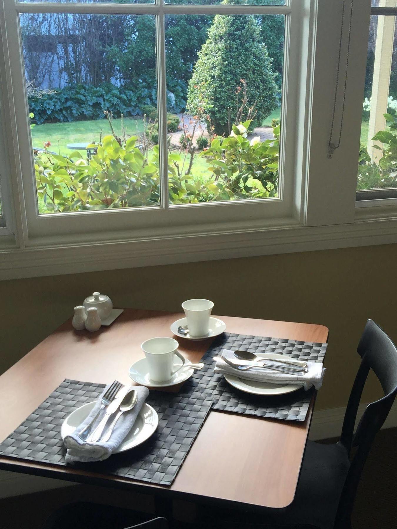 Clydesdale Manor Bed & Breakfast Хоубарт Екстериор снимка